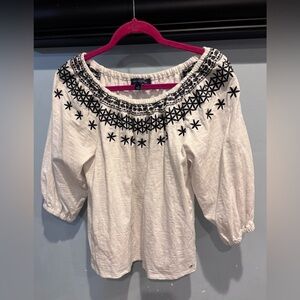 Tommy Hilfiger Women's Black and‎ white Boho style peasant blouse Size Medium